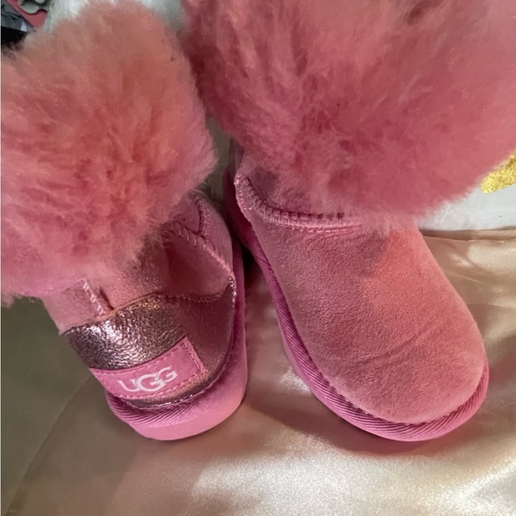 UGG - Boots Girls Kids Pink Fluffy Suede Metallic ankle super soft real fur-NWT - Picture 7 of 9